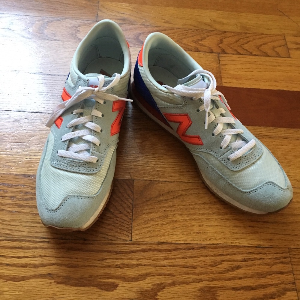 New Balance sneakers. Like new! size 10
