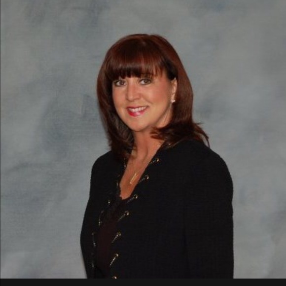 Meet your Posher, Vicki - Picture 1 of 1