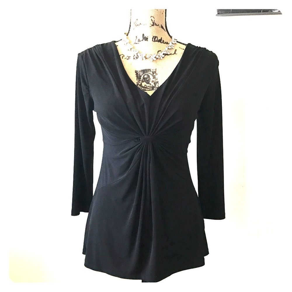 NWOT Ellen Tracy Black Clinched Front V-neck Top