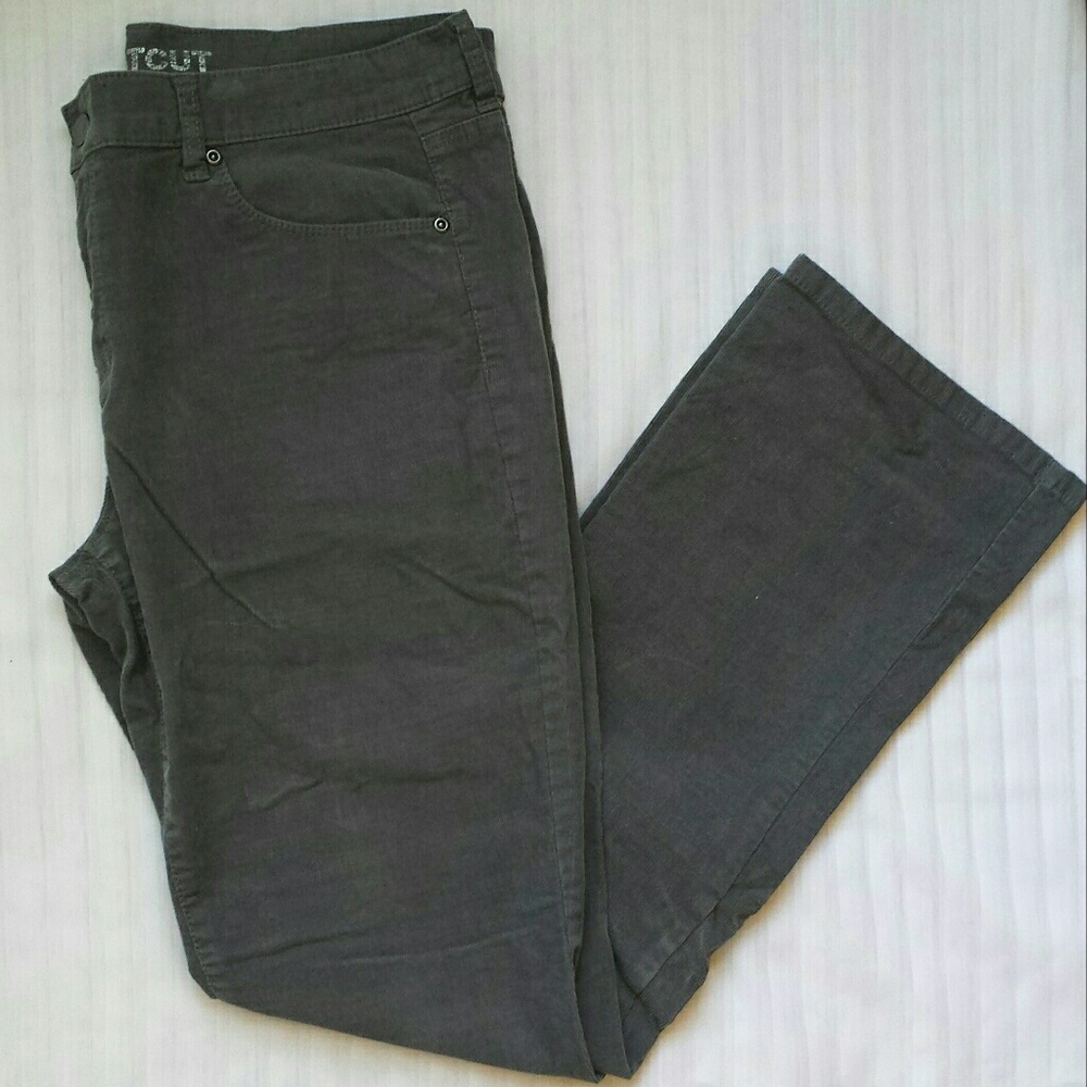 Woman's corduroy pant New York & Company