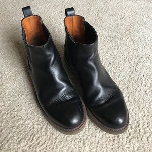 Madewell 100% leather Chelsea boots