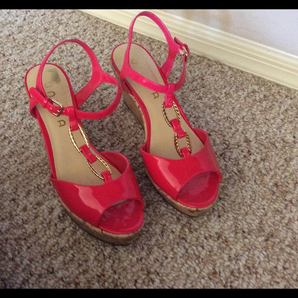 Pink wedges