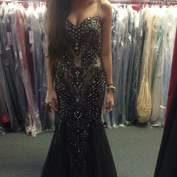 Prom dress!! - Picture 1 of 3