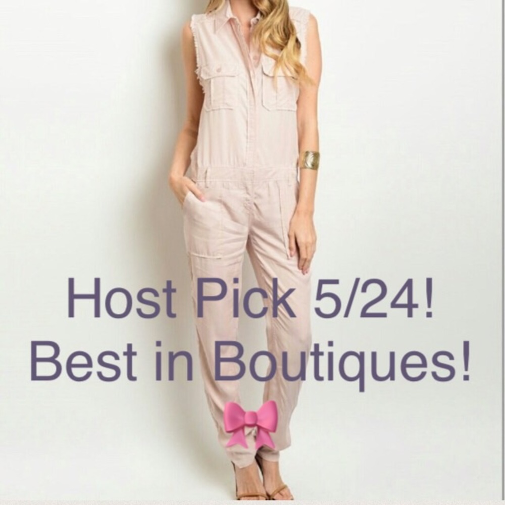 🎉Price drop! Blush pink jumpsuit with pockets!
