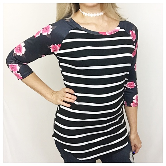 🔴PRICEDROP🔴 Floral Striped Stretchy Tunic Medium - Picture 5 of 5