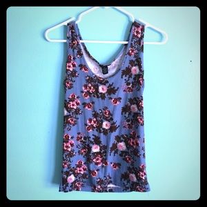Cute floral tank top.