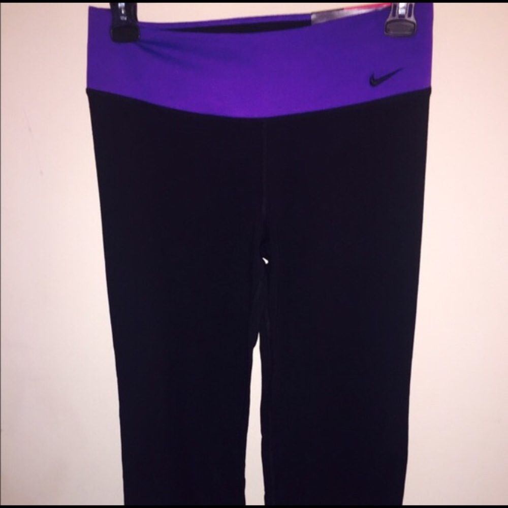 Nike yoga pants!!
