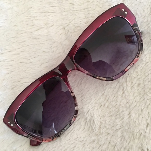 Pink& Floral 80s Chunky Betsy Johnson Sunglasses - Picture 4 of 8