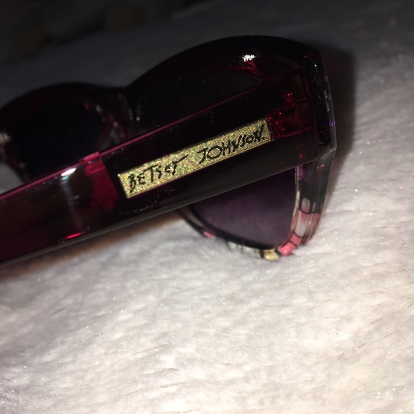 Pink& Floral 80s Chunky Betsy Johnson Sunglasses - Picture 6 of 8