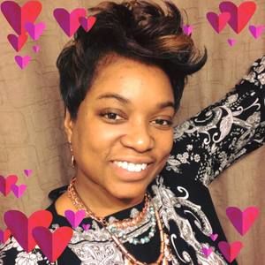 Meet your Posher, Adrienne