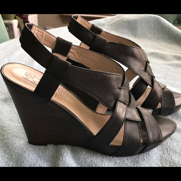 Black wedges, wood platform heel. - Picture 2 of 4