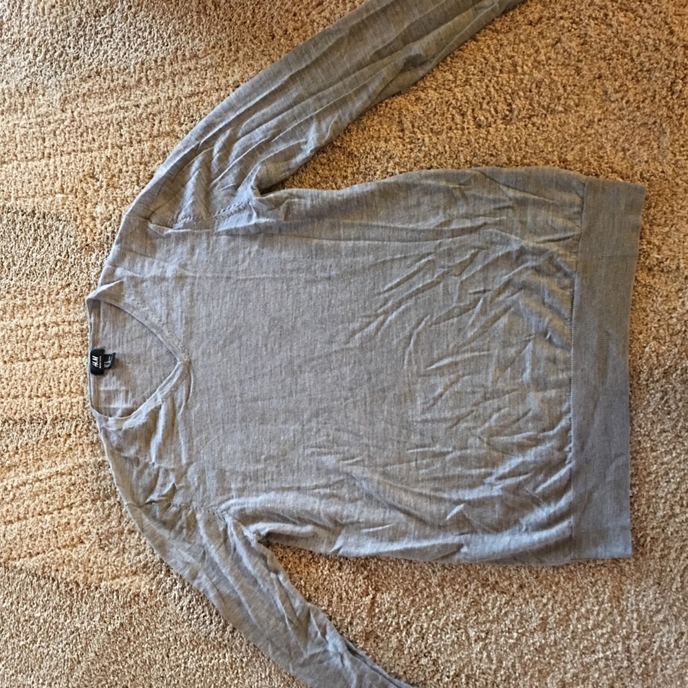 H&M grey sweater