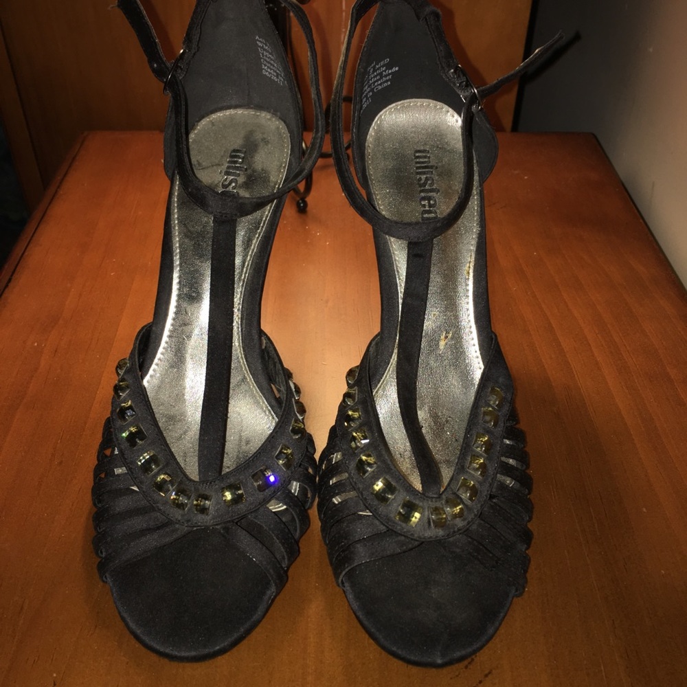 Cute Unlisted Black Heels