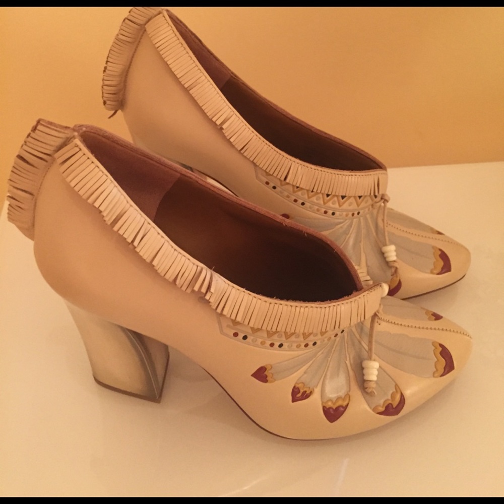 Shoes - Picture 2 of 3