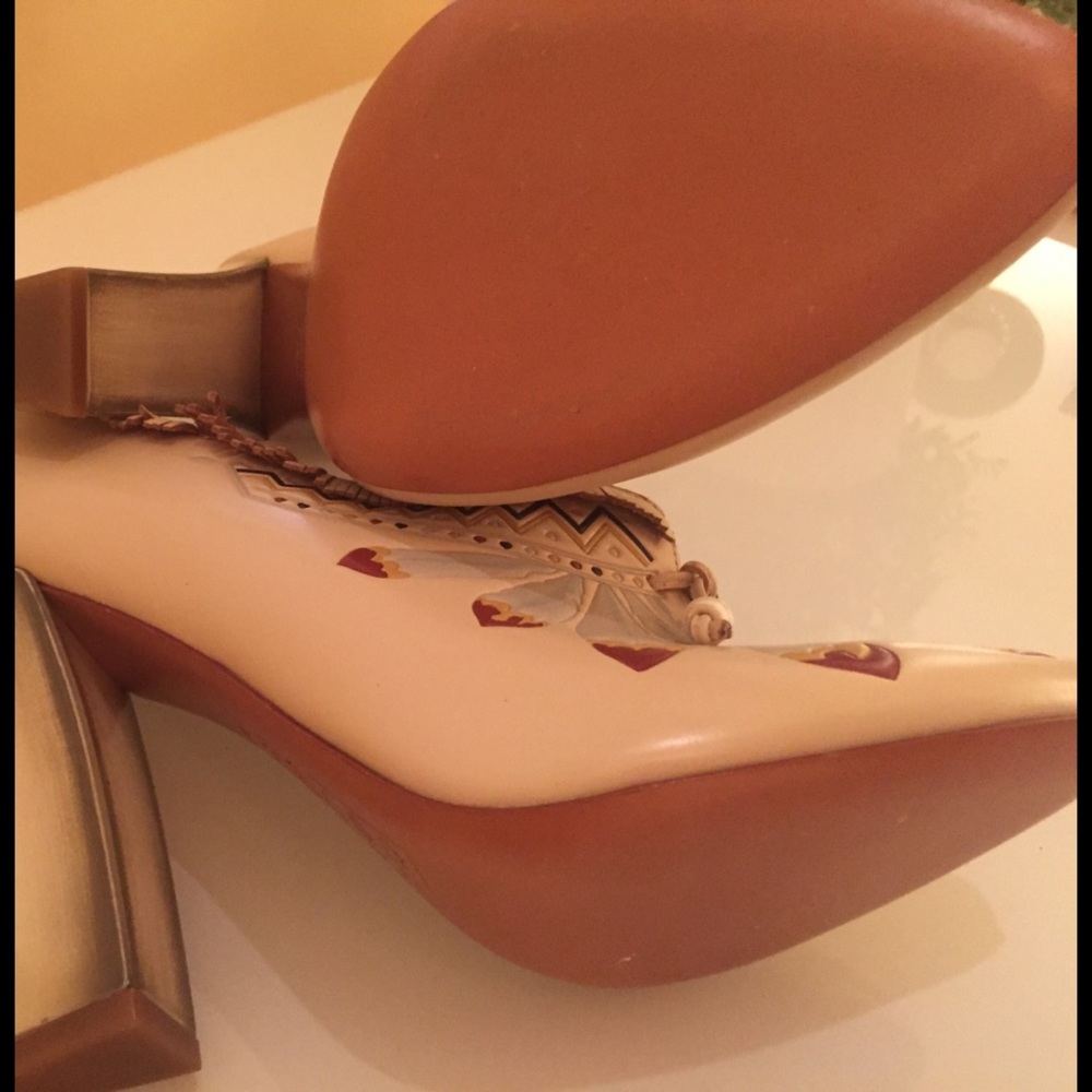 Shoes - Picture 3 of 3