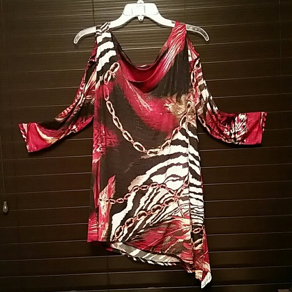 MESMERIZE Tops - ●❤SALE❤ ● SEXY ASYMMETRICAL TOP