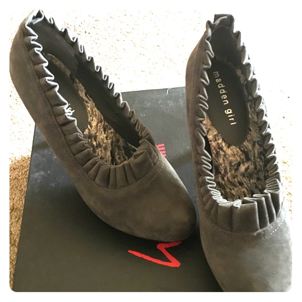 Suede Pumps