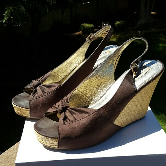 Steve Madden Shoes - Steve Madden Brown Fabric Wedges