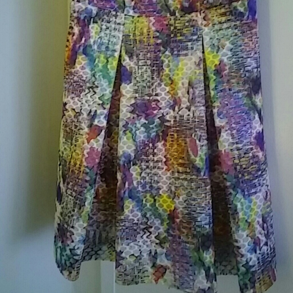 Dress - Picture 2 of 4