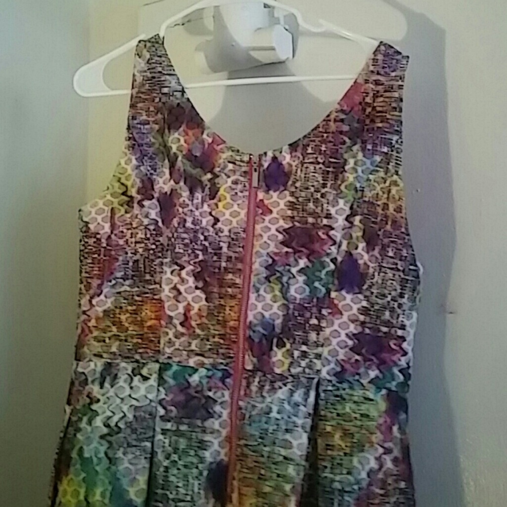 Dress - Picture 3 of 4