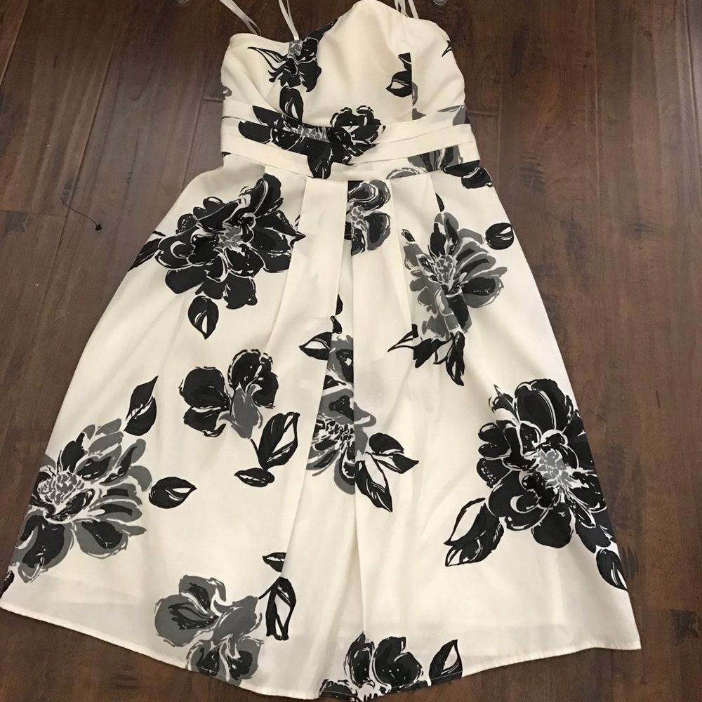 Ann Taylor white and black dress