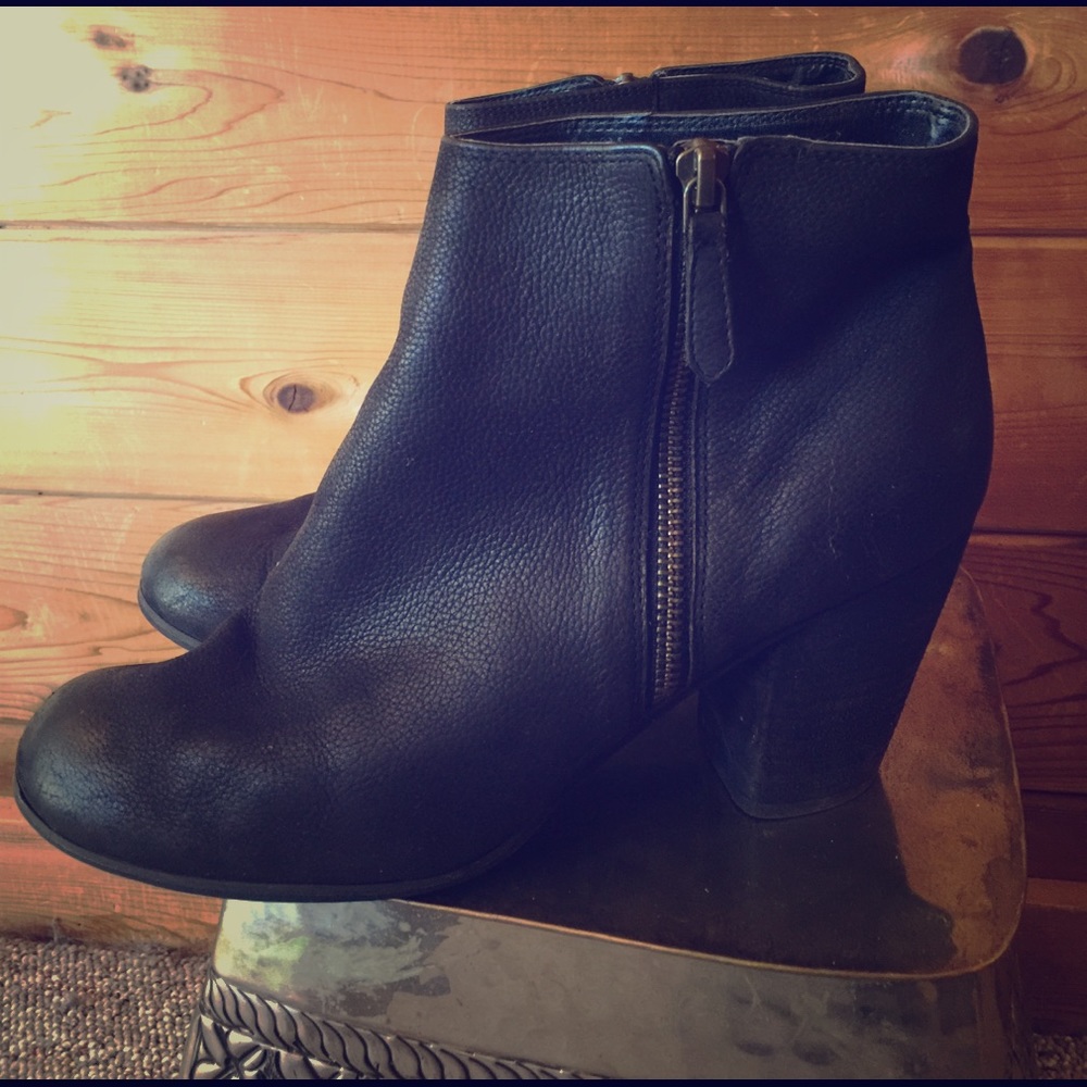 BP black booties