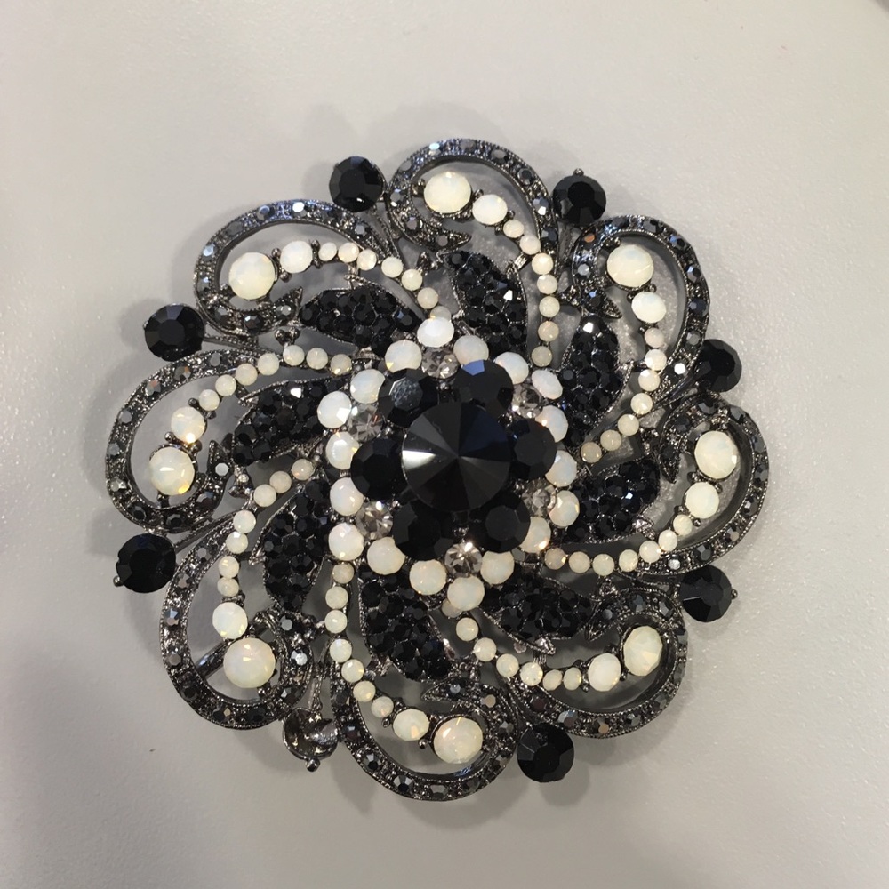 Brooch