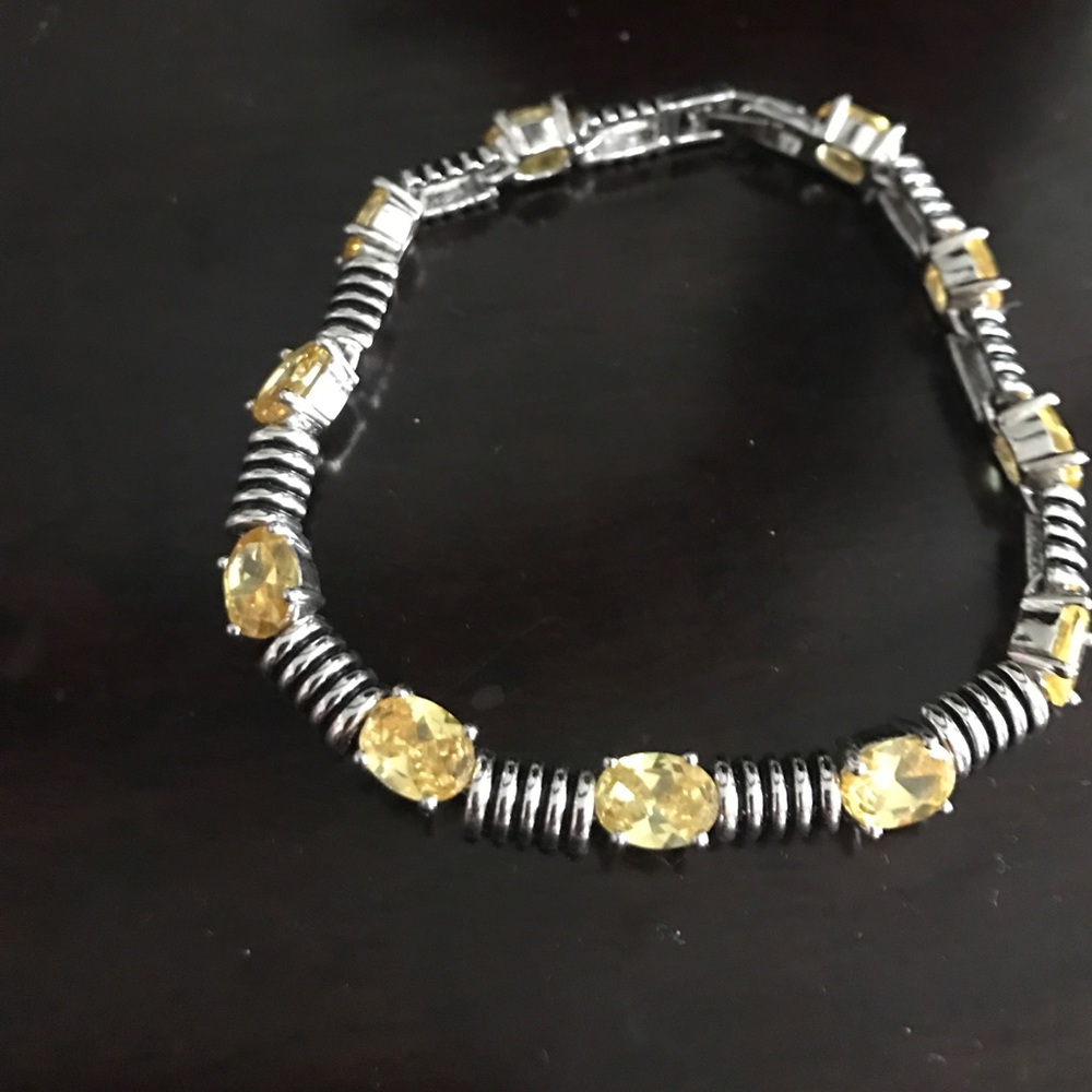 Silver /yellow stone bracelet