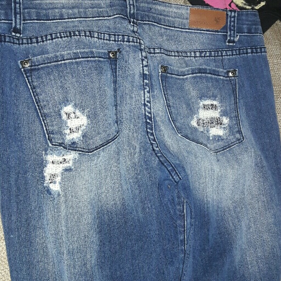 🌴SEQUIN DETAILS🌴 - Picture 2 of 2