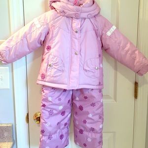 24m Osh Kosh winter coat/snow pants.
