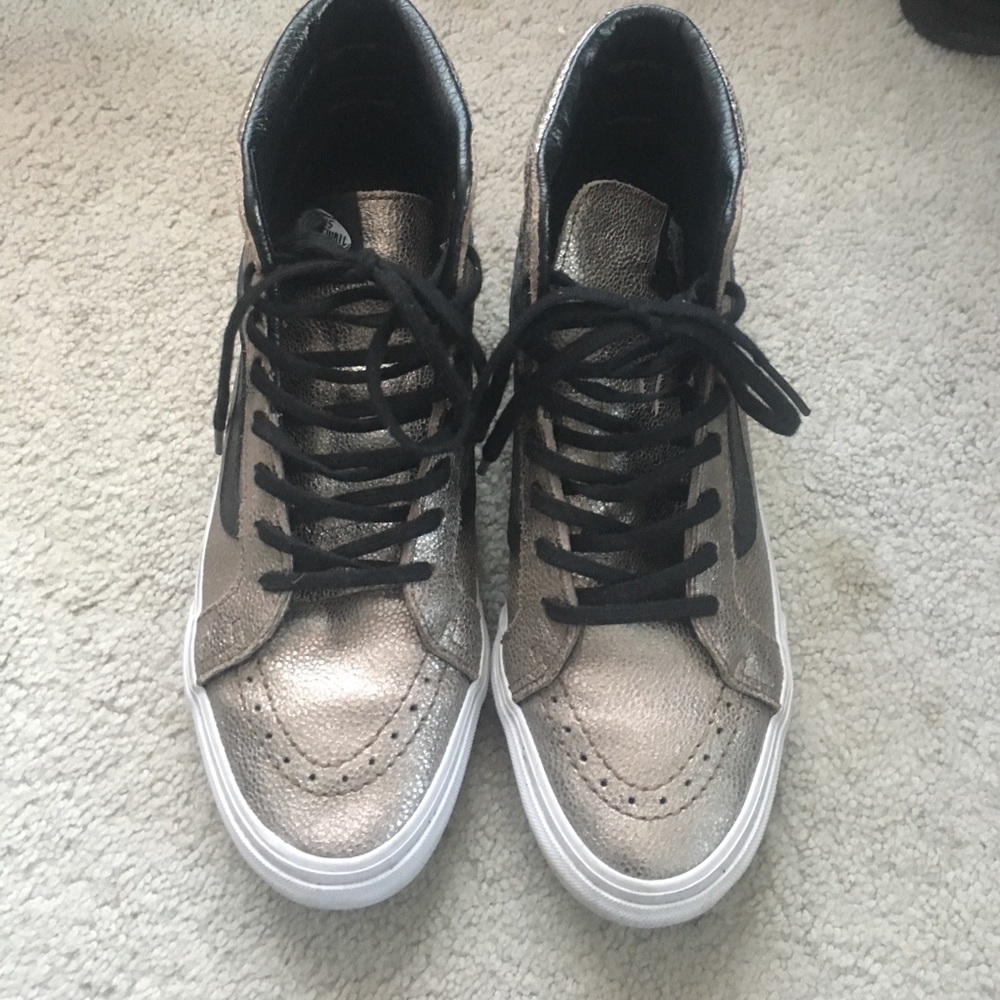 Black/Gold Vans SK8-HI