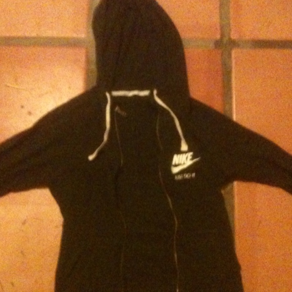 gray Nike jacket