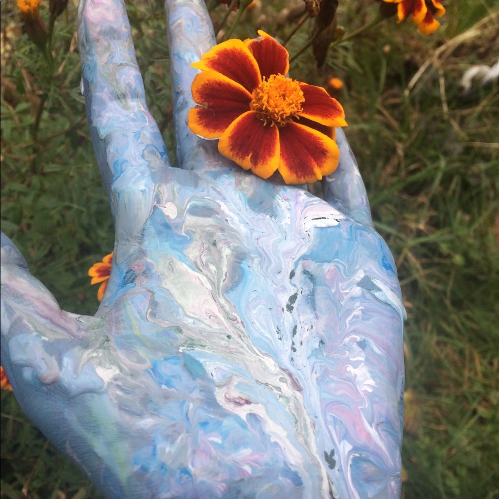 Meet your Posher, Caitlin