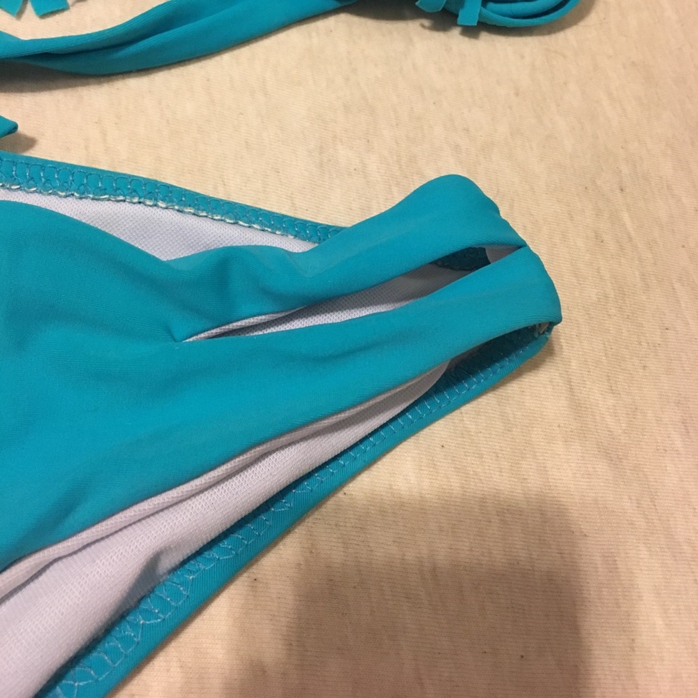 Bikini - Picture 3 of 3