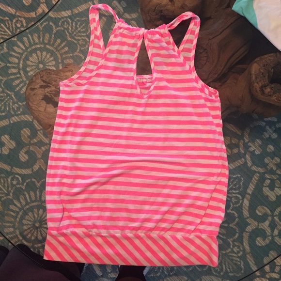 BUNDLE OF SHIRTS ☀️ Summer Shirts - Picture 2 of 4