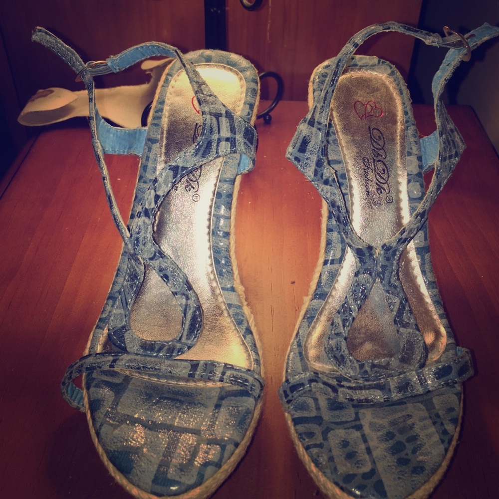 Wedge heels