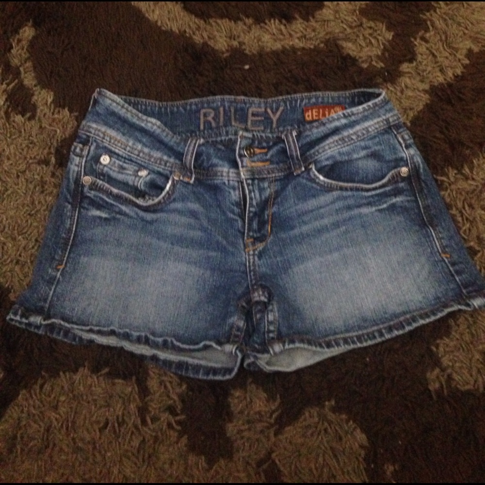 Delias shorts