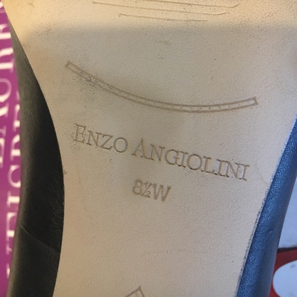 Enzo Angiolini Black Heels with Gold Toe Detail - Picture 5 of 5