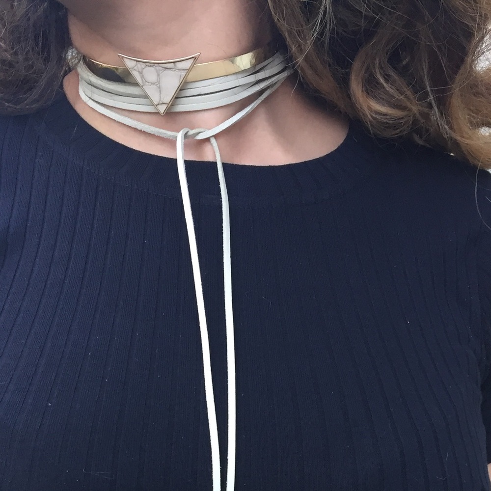 Wrap around choker