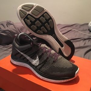 Nike Flyknit Lunar One+ Size 8 Black/White