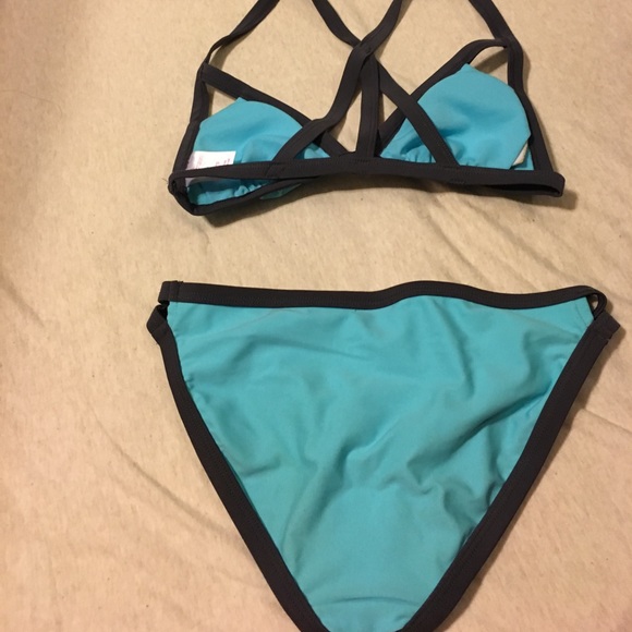 Bikini - Picture 3 of 3