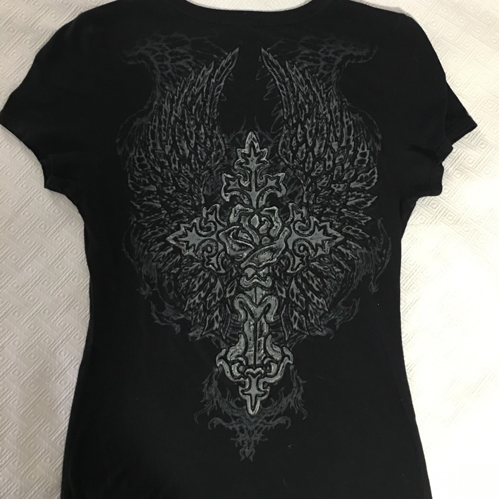 Black tee with raised cross on front & wings back - Picture 2 of 5