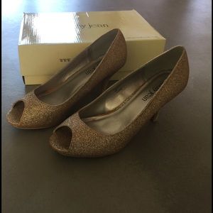 Gold sparkly peep toe pumps