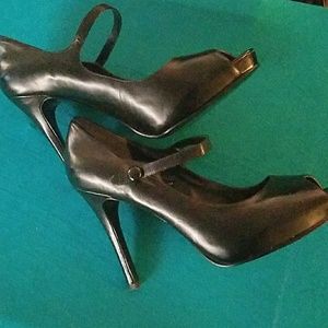 Nine West Mary Jane Peep Toe Stilettos size 8