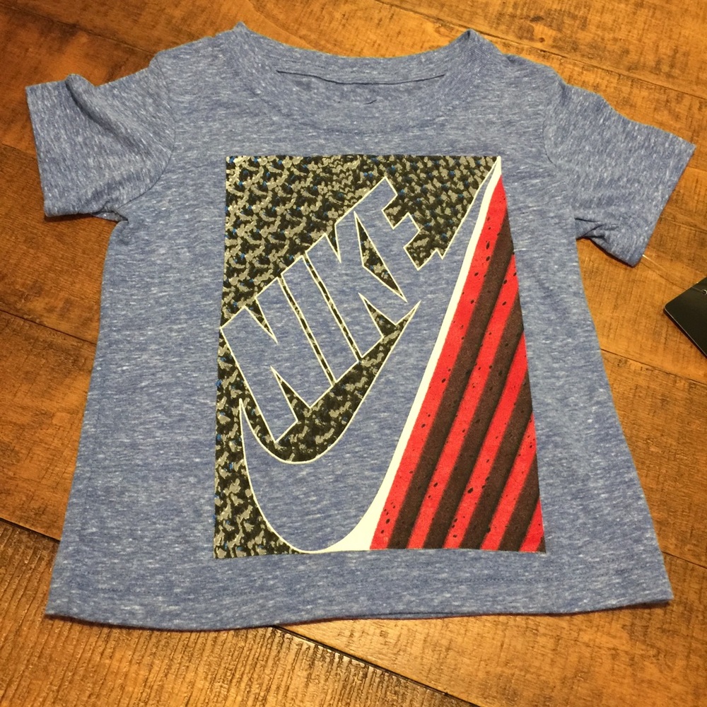 NWT Nike tee