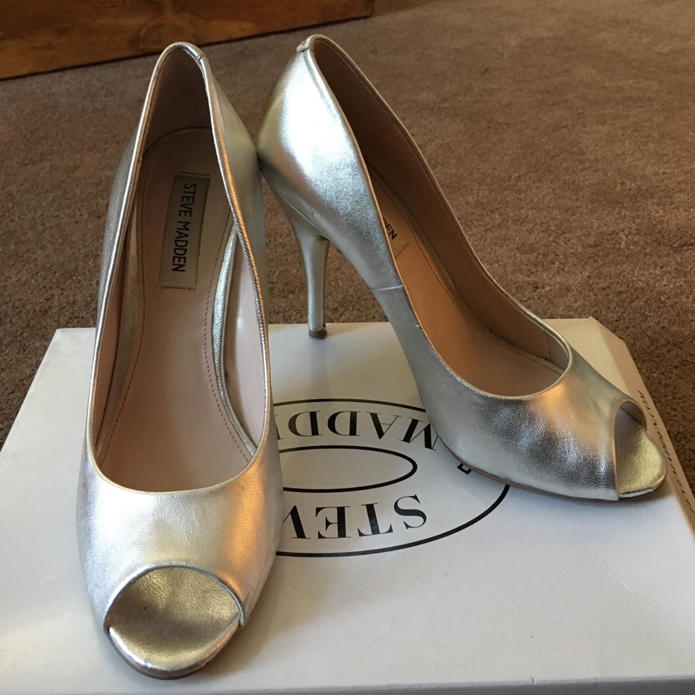 Steve Madden peep toe heels