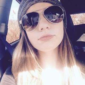 Meet your Posher, Michaela