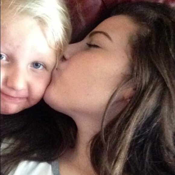 Meet your Posher, Brooke - Picture 1 of 1