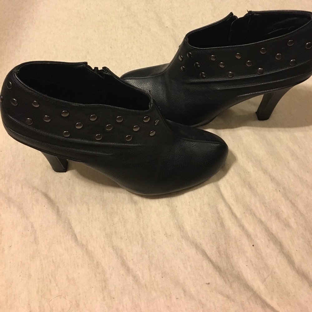 Ankle booties