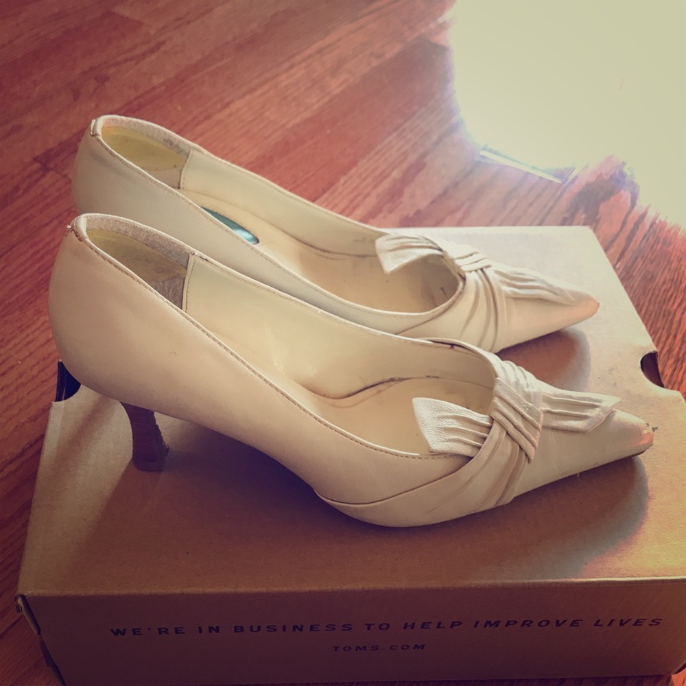 Fitwellz cream pair shoes